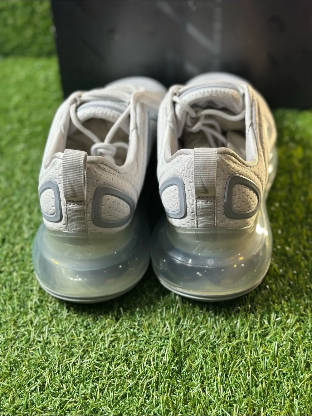 WOMENS NIKE AIR MAX 720 , SIZE 10.5 WOMENS, 9 MENS, BRAND NEW